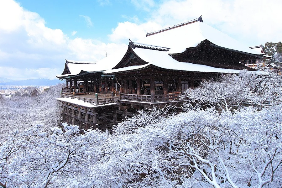 교토 3박4일 여행: 오미하치만 운하 산책과 료칸 온천 코스 가이드 교토 3박4일 여행: 오미하치만 운하 산책과 료칸 온천 코스 가이드
